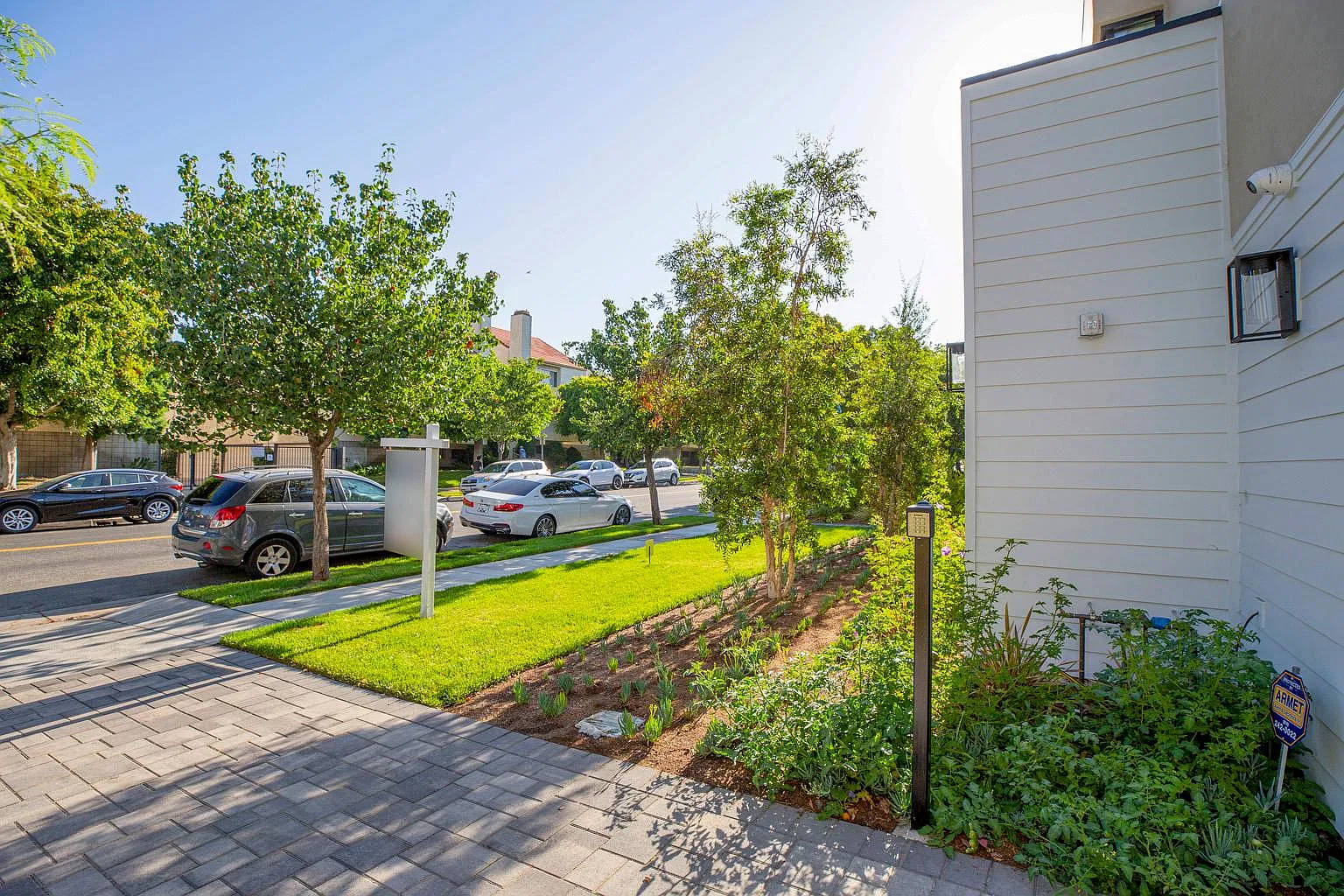3 bed, 1662 sqft, $4,995 — Photo 3