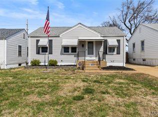 11041 Saint Pius Ln, Saint Ann, MO 63074