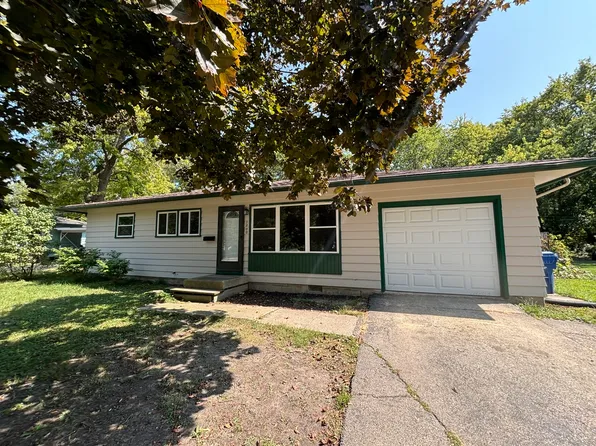 1200 Vienna Blvd, Dekalb, IL 60115