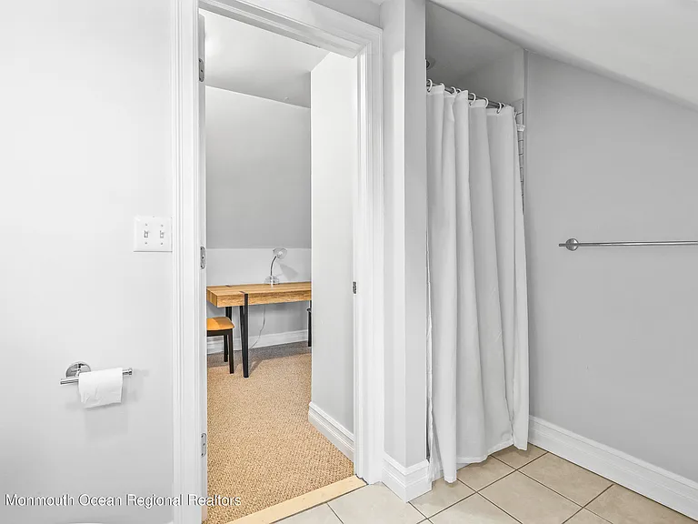 513 Ocean Park Ave — Photo 26