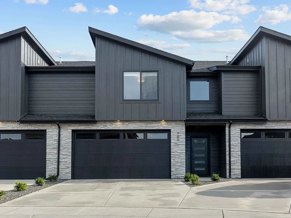 772 W Redwood Ct #772