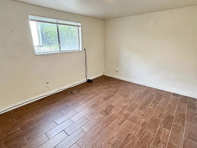 778 N 300 W #14 — Photo 6