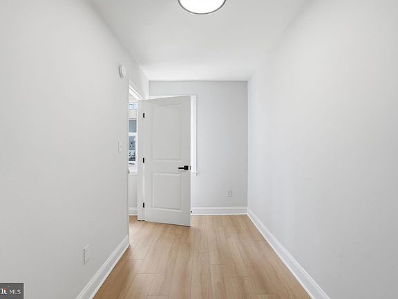 5th image of 1250 Queen St NE