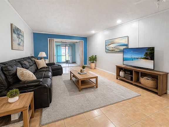 2nd image of 2929 W Oak Ridge Rd Unit E6