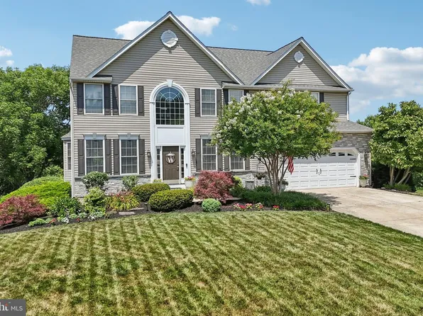 1004 Crimson Cloud Ct, Mount Airy, MD 21771