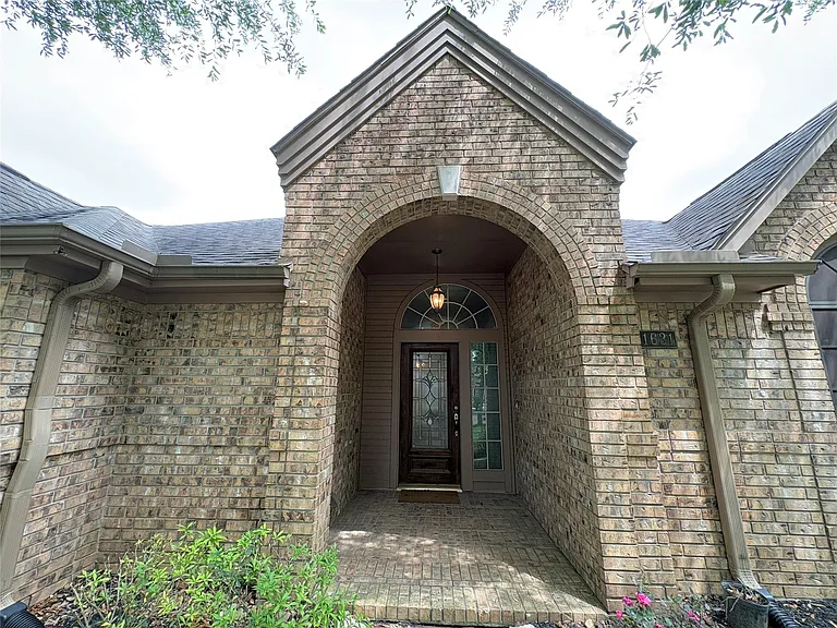 1631 Berkoff Dr — Photo 3