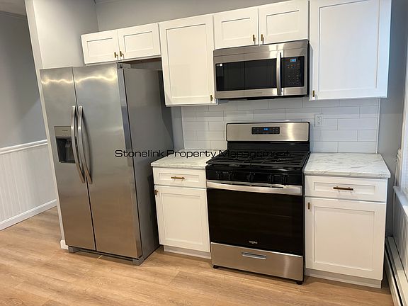2nd image of 27 Ferncliff Ave #1