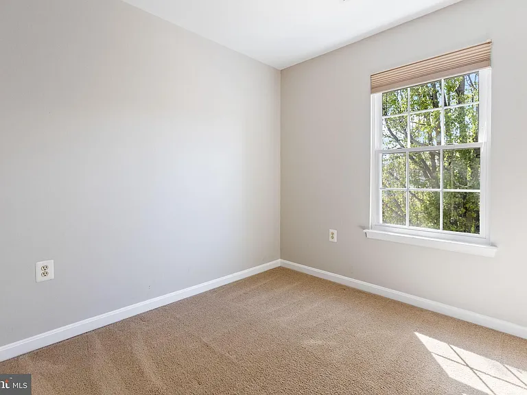104 Frazer Dr — Photo 23