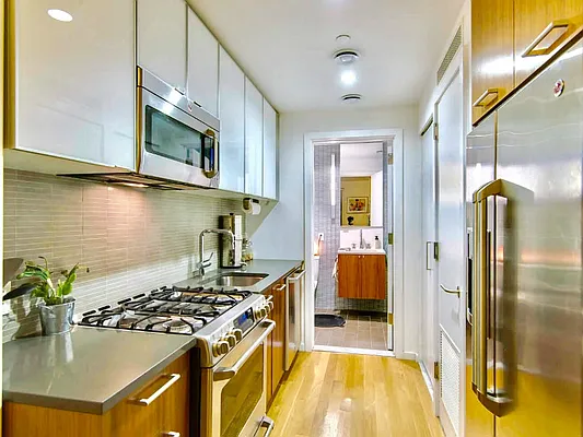 Sold by Bouklis Group | media 12