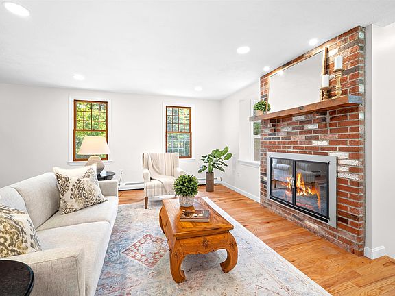 3rd image of 10 McKinney Drive