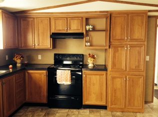 31 Lilac Ln, Bonner Springs, KS 66012