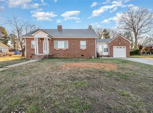 11 Harrington Ave, Lexington, NC 27292