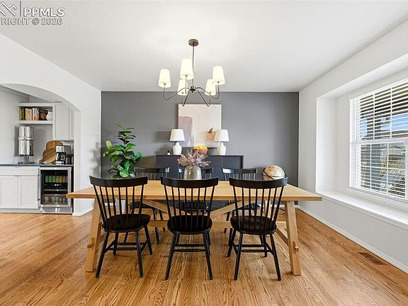 4th image of 5480 Backglen Dr