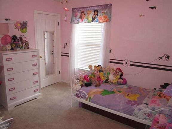 3rd image of 1421 Nandina Dr