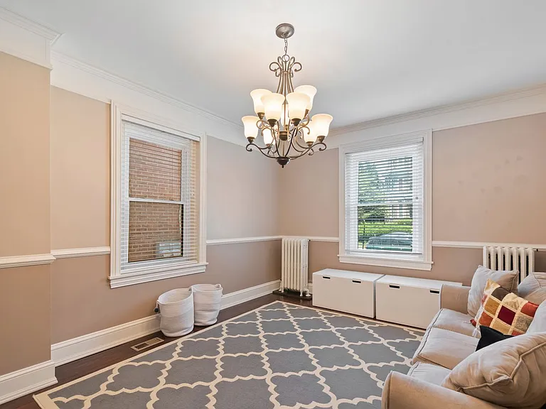 104 Rochelle Ave — Photo 13