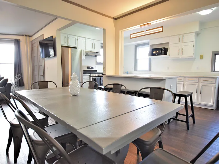 306 Bryant Ave — Photo 32