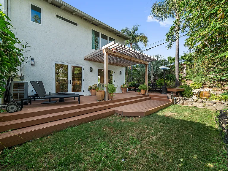 253 Calle De Madera — Photo 20
