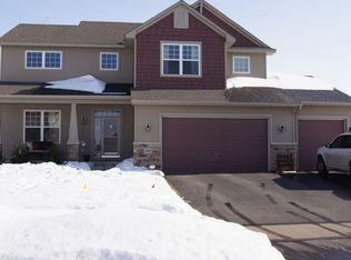 2086 Hackberry Ln, Shakopee, MN 55379