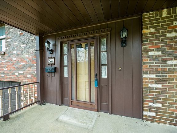 5th image of 244 Woodlawn Dr