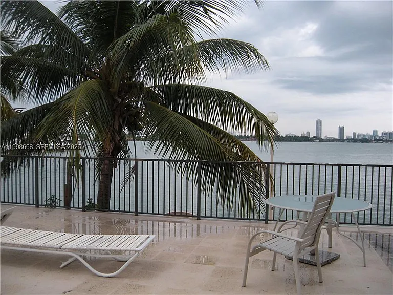 7545 E Treasure Dr #2K — Photo 3