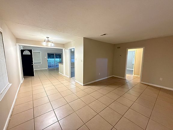 5th image of 2716 Dwight Rd