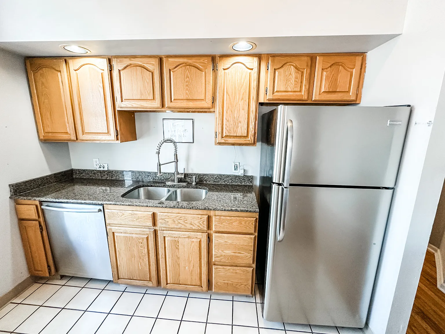 2 bed, 1.5 bath, 1108 sqft, $1,400 — Photo 3