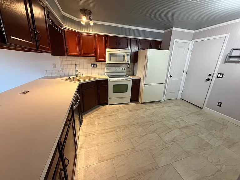 3952 E Weaver Ave — Photo 7