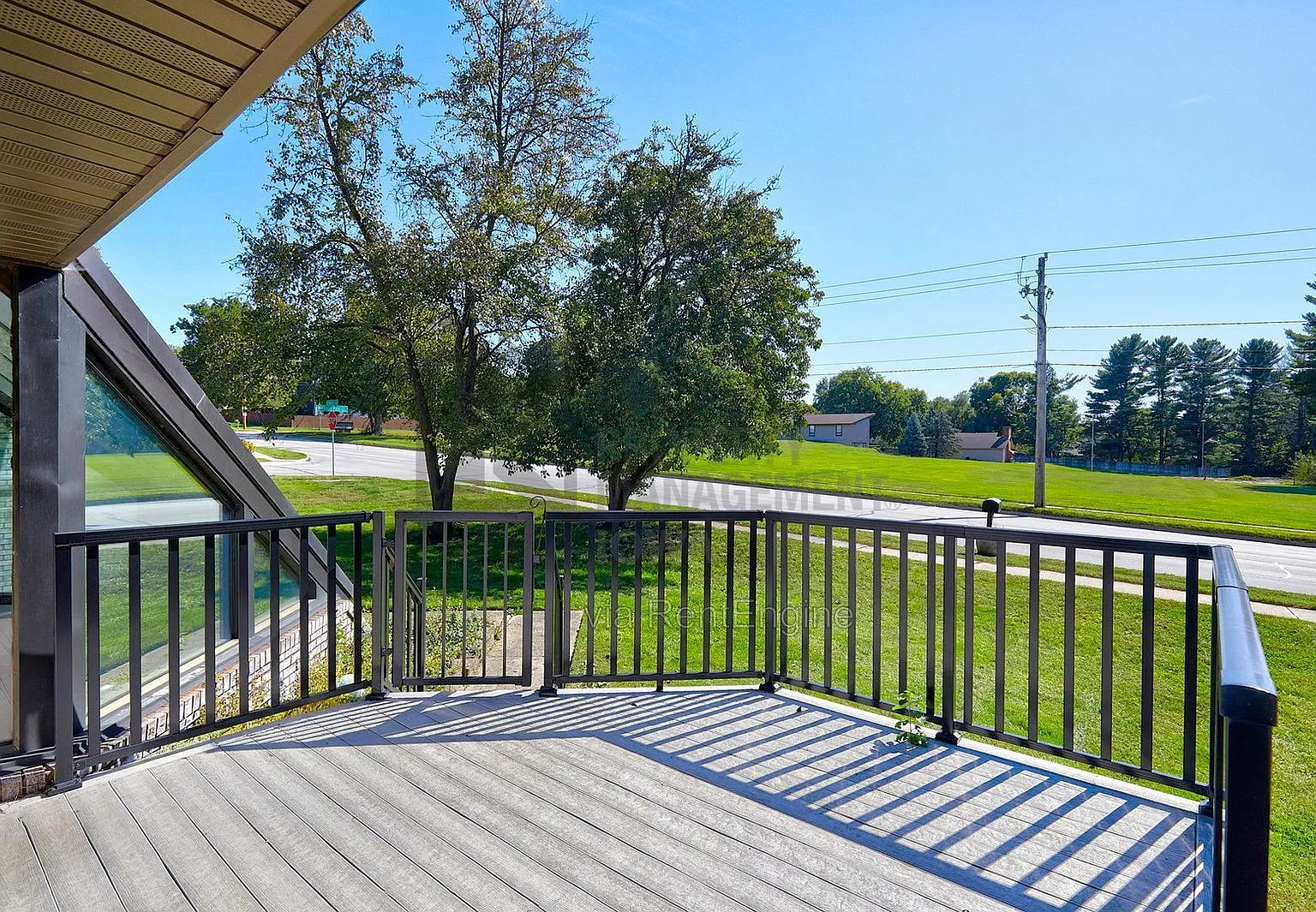 3 bed, 3.0 bath, 2352 sqft, $2,995 — Photo 4