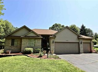 10490 Oakhurst Rd, Holly, MI 48442