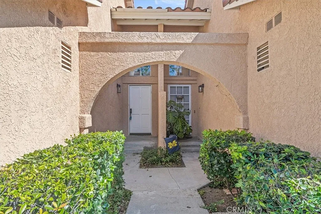 2 bed, 2.5 bath, 1407 sqft, $3,600 — Photo 4
