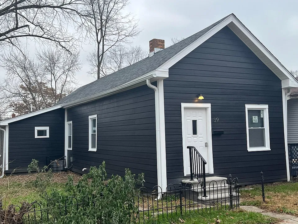 39 Rogge St