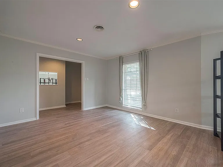 7810 Locke Ln — Photo 28