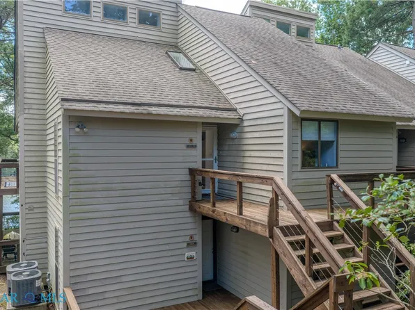 97 Villa Ridge Dr Unit D, Hartfield, VA 23071