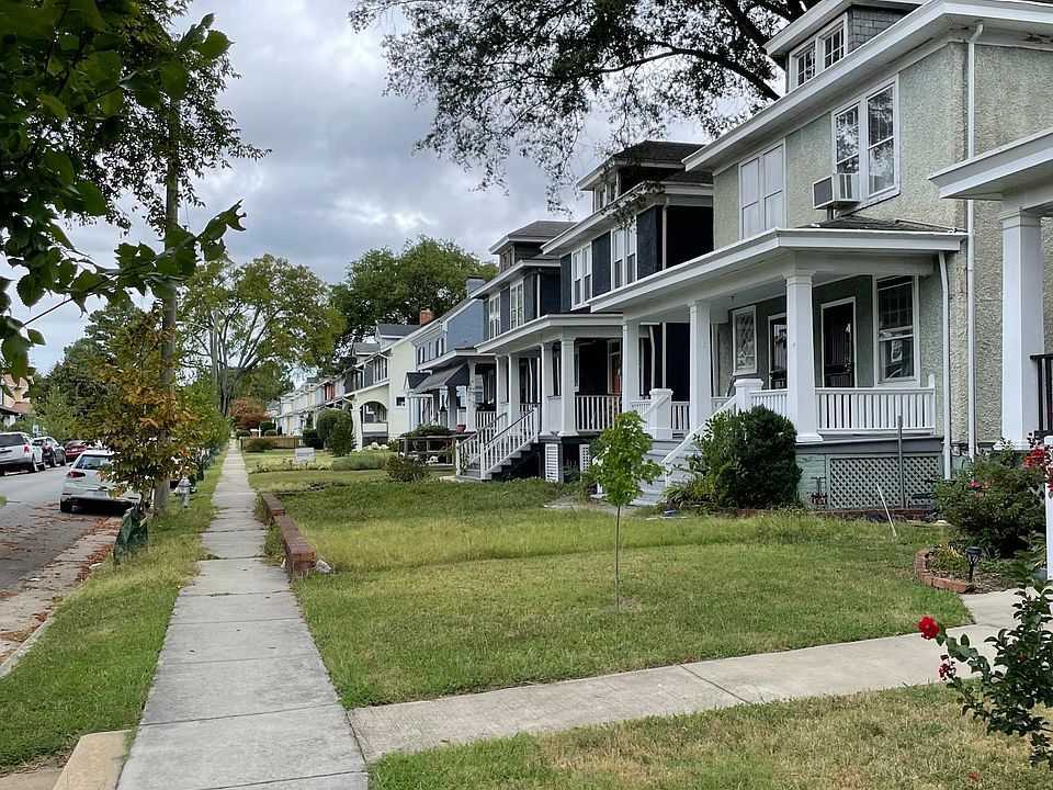 1st image of 3011 Woodrow Ave #C