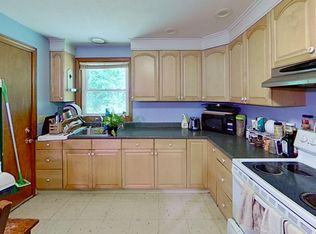 579 Pulpit Hill Rd UNIT B, Amherst, MA 01002