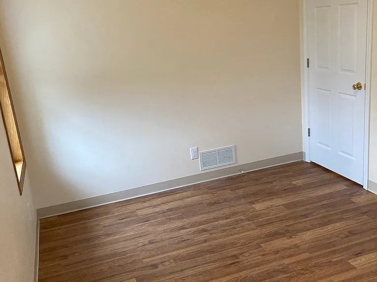 414 S 4th St #101 — Photo 15