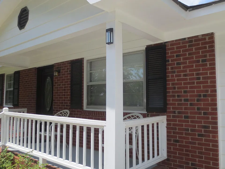 25 E North St