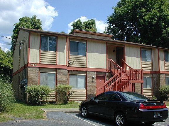 2nd image of 745 Pointe Ct APT B