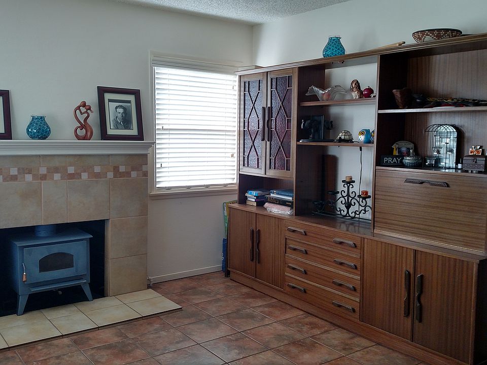 2nd image of 148 W Carmelita Ln