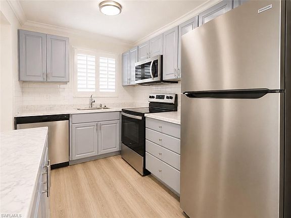 3rd image of 225 Turtle Lake Ct APT 210