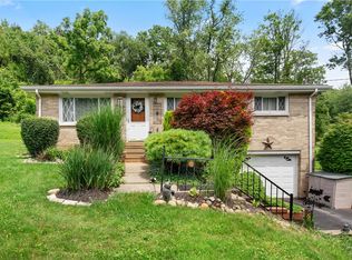 402 Sandy Hill Rd, Irwin, PA 15642