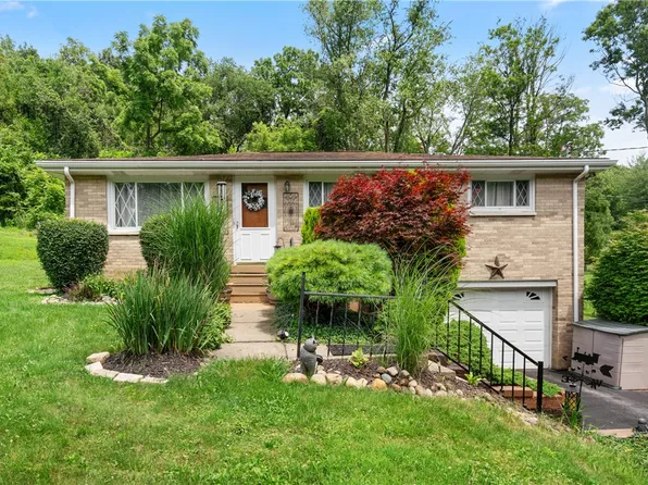 402 Sandy Hill Rd, Irwin, PA 15642