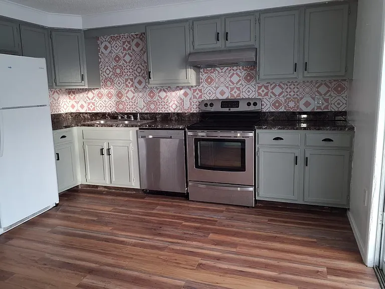 6 Belle Ct #C — Photo 2