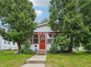 1694 Ivy Ave E, Saint Paul, MN 55106