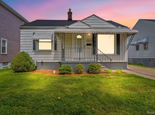 3292 Charles St, Trenton, MI 48183