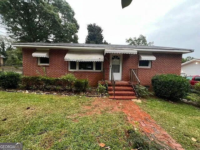 3 bed, 1.5 bath, 1165 sqft, $1,100 — Photo 2