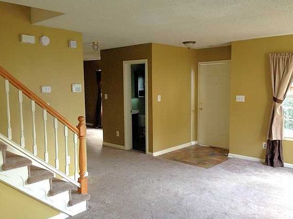 5th image of 449 Lees Mill Dr