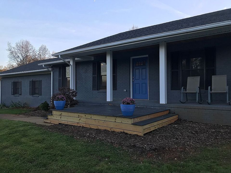 2nd image of 1336 Nelson Ln