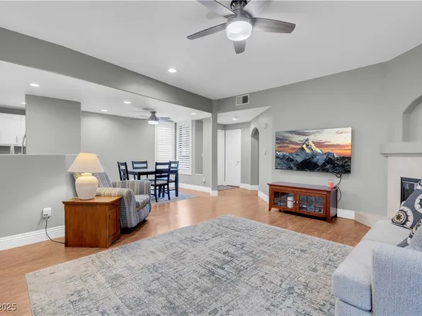 8725 Red Brook Dr Unit 104, Las Vegas, NV 89128
