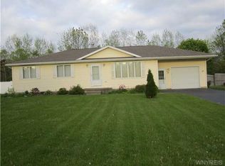 4119 Calkins Rd, Youngstown, NY 14174
